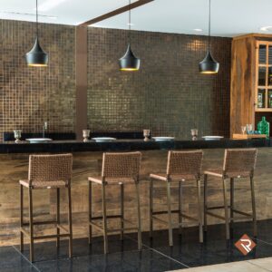 Móveis externos de alto padrão - banquetas sofisticadas para área gourmet