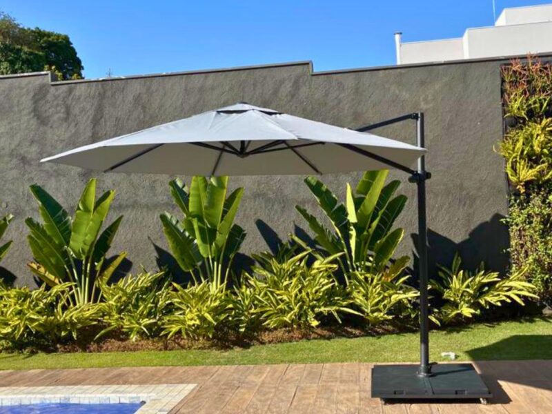 Móveis externos de alto padrão - ombrelones de design com proteção solar